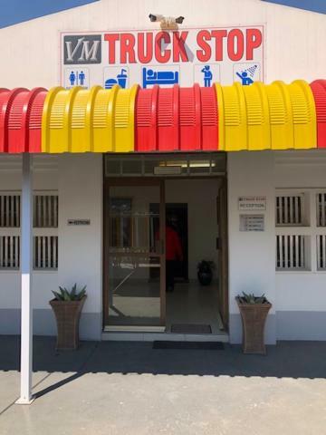 Vm Truck Stop - Shell Estcourt Exterior photo
